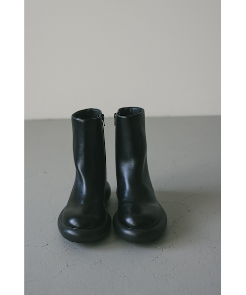 プラットフォームミドルブーツ