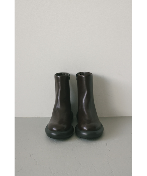 プラットフォームミドルブーツ