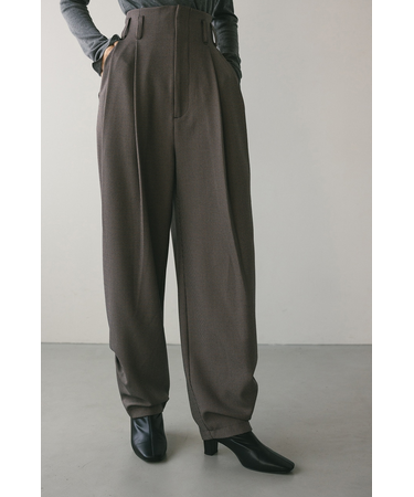 ハイウエストタックフォルムパンツ