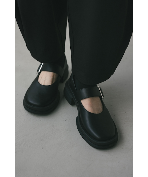 フレアヒールシューズ