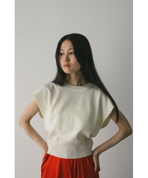 ショルダータックショートニット