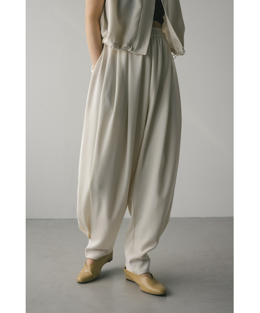 コンフォートヘムタックパンツ