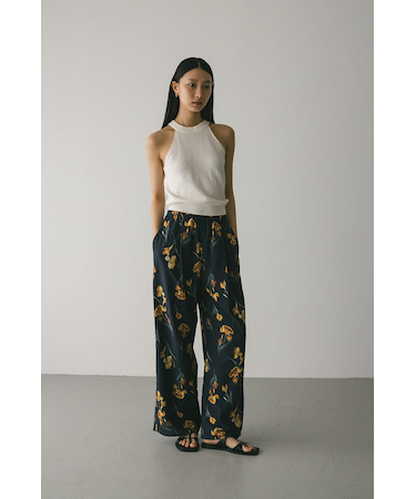 ニュアンスフラワーリラックスパンツ