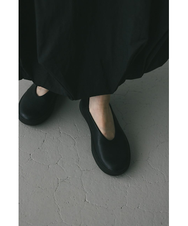 フラットソールシューズ