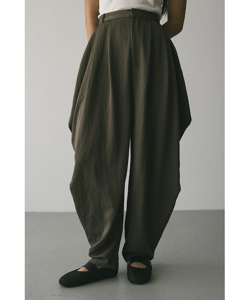 ドレープタックパンツ