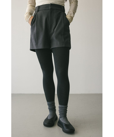 フォルムショートパンツ