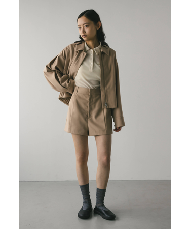 フォルムショートパンツ