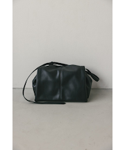 フラップデザインショルダーバッグ