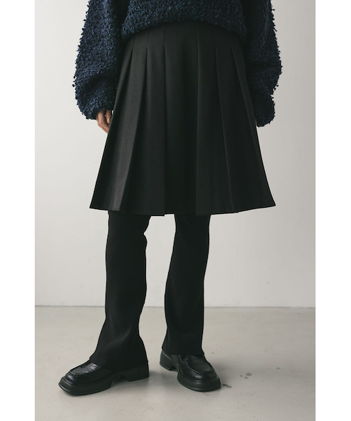 ニーレングスタックフレアスカート