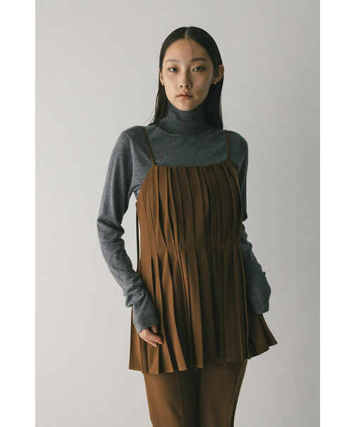 タッキングペプラムキャミ