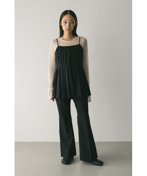 センタープレスフレアパンツ