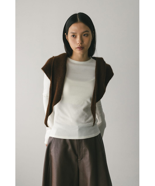 フィンガーホールクルーネックニット