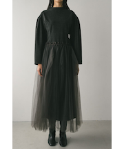 ショルダータックフォルムワンピース