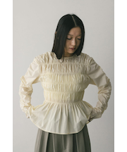 シャーリングブラウス