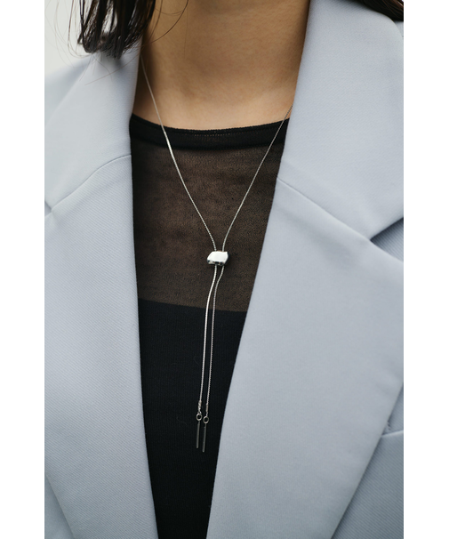 モチーフタイネックレス