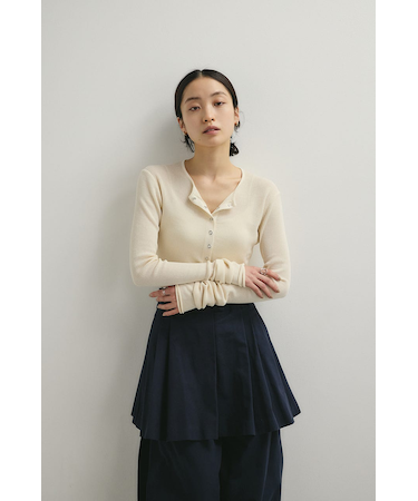 ヘンリーネックシアーニット