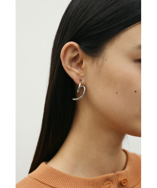 ノットラインピアス