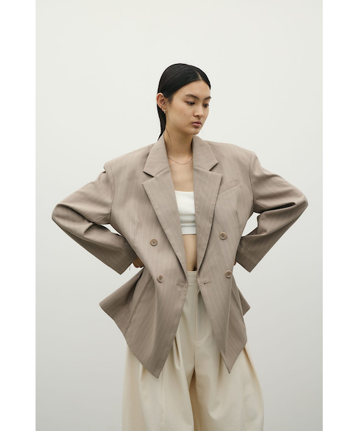 シームデザインテーラードジャケット