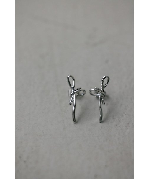 リボンピアス