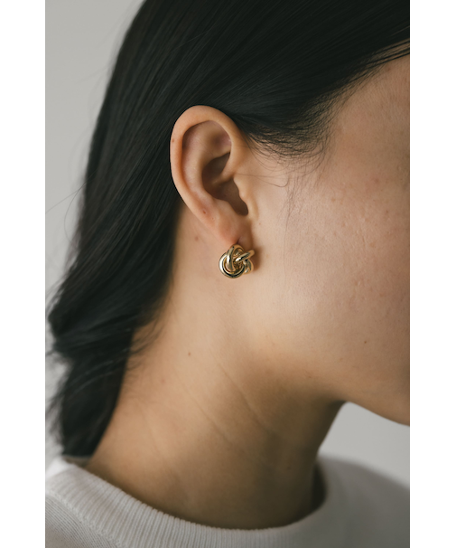 ノットモチーフピアス