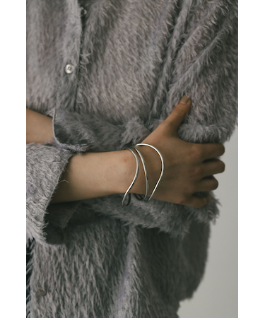 ウェーブバングル