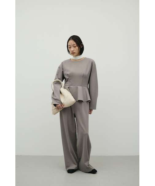 ペプラムフリルオールインワン