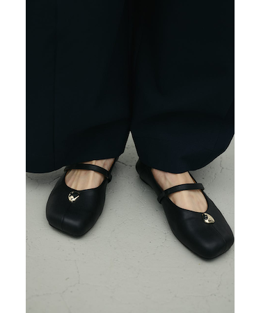 メタルモチーフパンプス