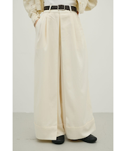 ディープタックワイドパンツ