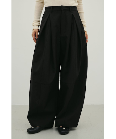 タックフォルムパンツ