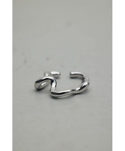 ウェーブラインイヤーカフ