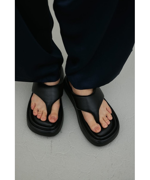 プラットフォームトングサンダル