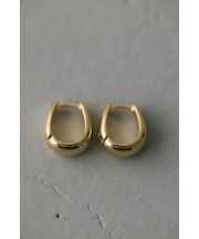 フラップフープピアス