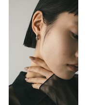 ダイヤラインピアス