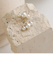 3パールモチーフ カーブ ピアス