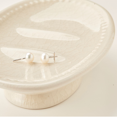 ＜BAQLESS＞ボタンパール ピアス
