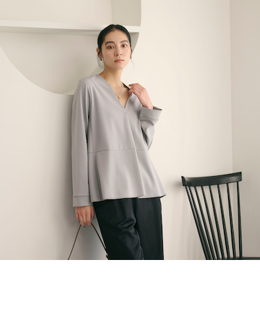 【WEB限定 Wardrobe DAILY MINIMAL】ペプラム Vネックプルオーバーカットソー