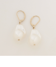 ユニークパールモチーフ ピアス
