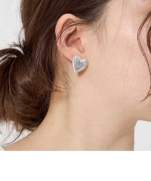 メタルハート ピアス