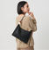 ＜WUHAUS＞レザー スクエア ボール ショルダーバッグ