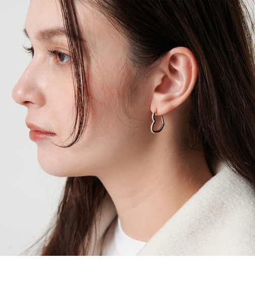 キュービックジルコニア ライン ハート ピアス