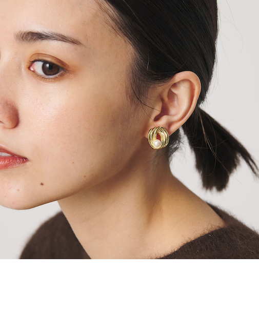 メタルライン パールモチーフ イヤリング