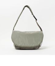 フラップ ショルダーバッグ