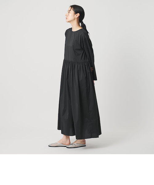 ポリエステル ギャザーフレアワンピース｜ビューティー＆ユース