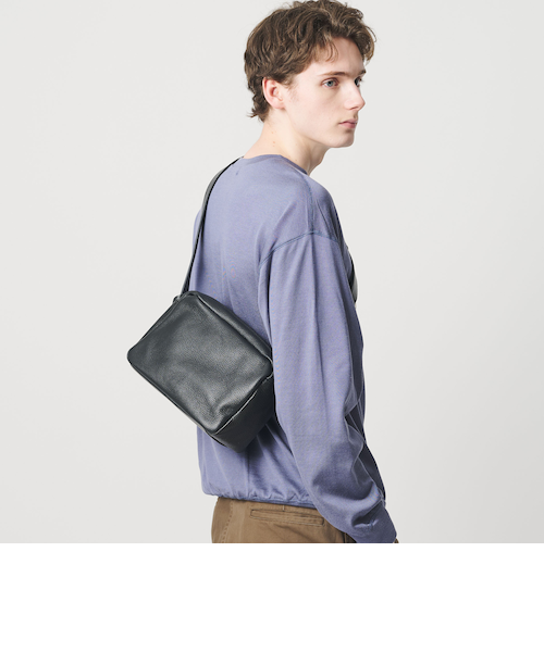 【新品未使用】本日限定価格。ブラック ショルダーバッグ レザー ブラックレザーショルダーバッグ