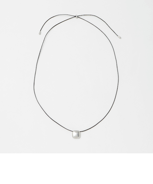 メタル スクエアモチーフ チョーカー