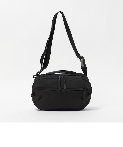 ＜Aer＞デイ スリング 4 MAX ショルダー バッグ