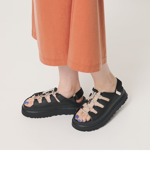 UGG＞ゴールデン グロウ トグル サンダル｜ビューティー＆ユース