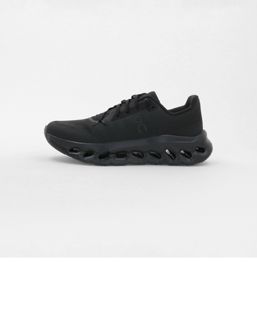 ＜On＞CLOUDTILT スニーカー