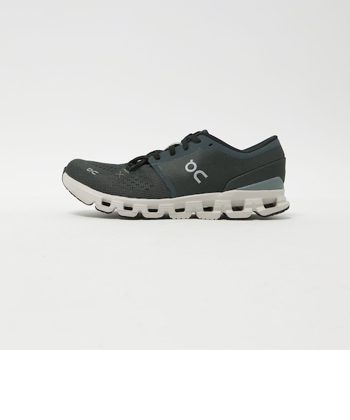 <On>クラウド エックス 4 スニーカー