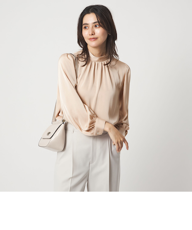 サテン スタンドネック ギャザー ブラウス